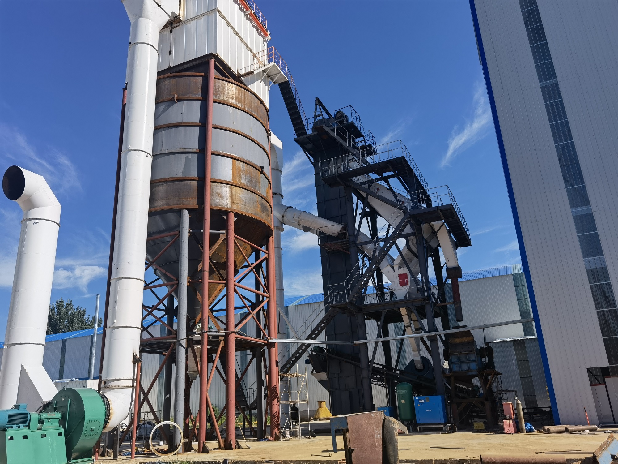 踐行綠色發(fā)展！干法制砂樓助力洗砂廠技改！